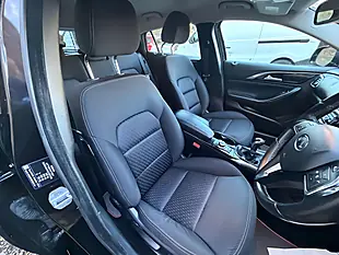 Used 2017 Infiniti Q30 Business Executive Black - Interior and Exterior details 9