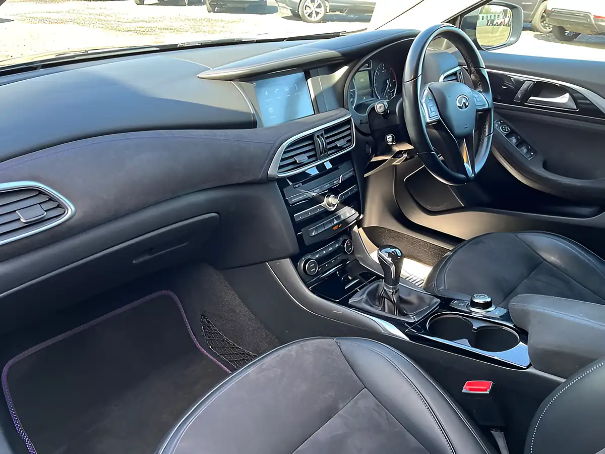 Used 2017 Infiniti Q30 Business Executive Black - Interior and Exterior details 11