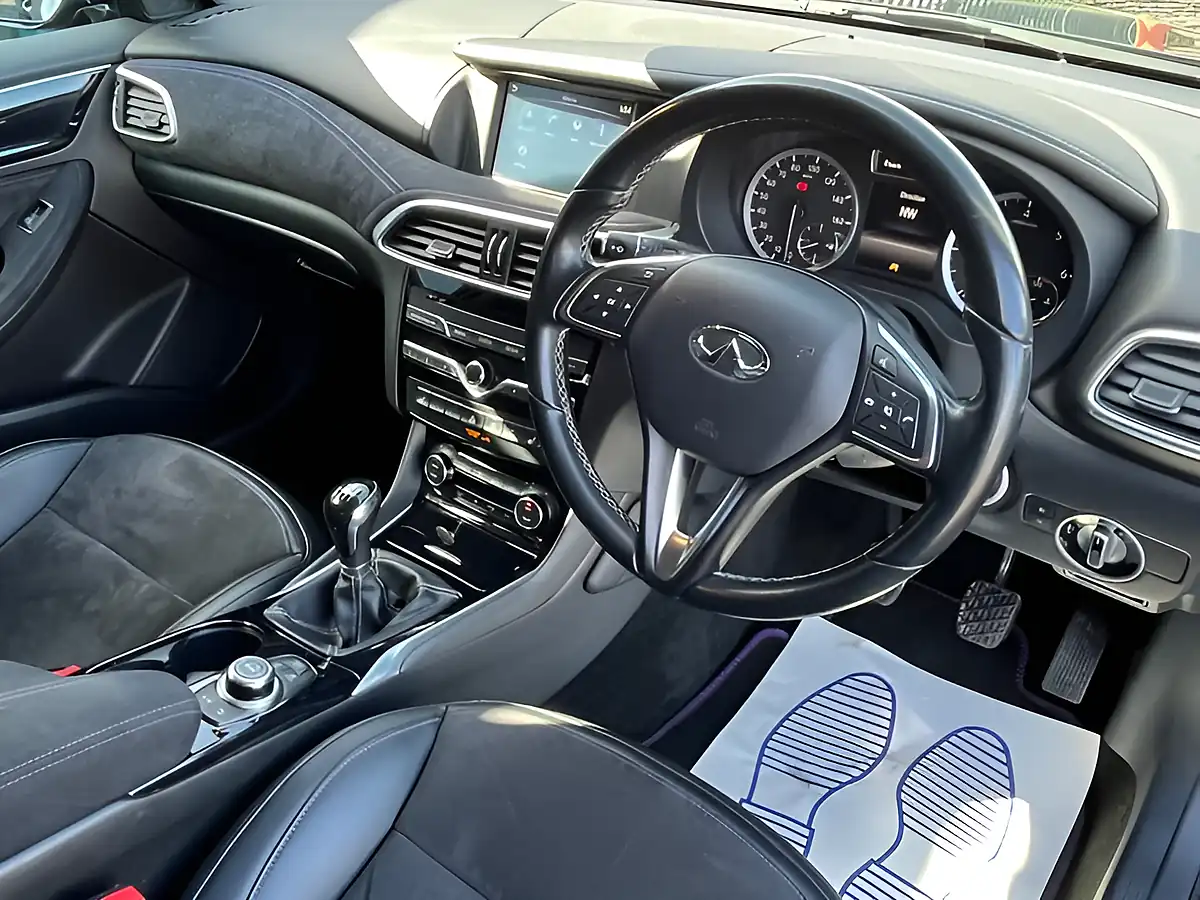 Used 2017 Infiniti Q30 Business Executive Black - Interior and Exterior details 12