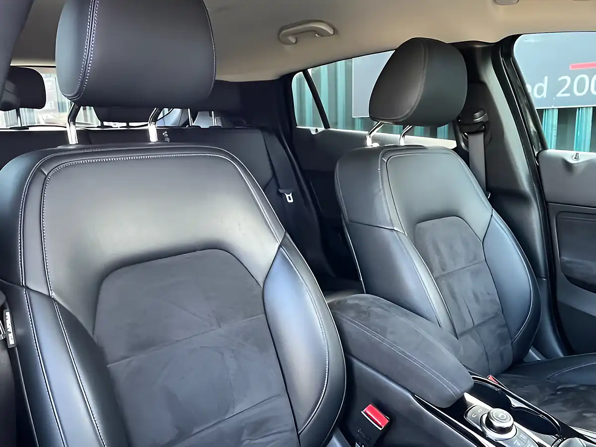 Used 2017 Infiniti Q30 Business Executive Black - Interior and Exterior details 13