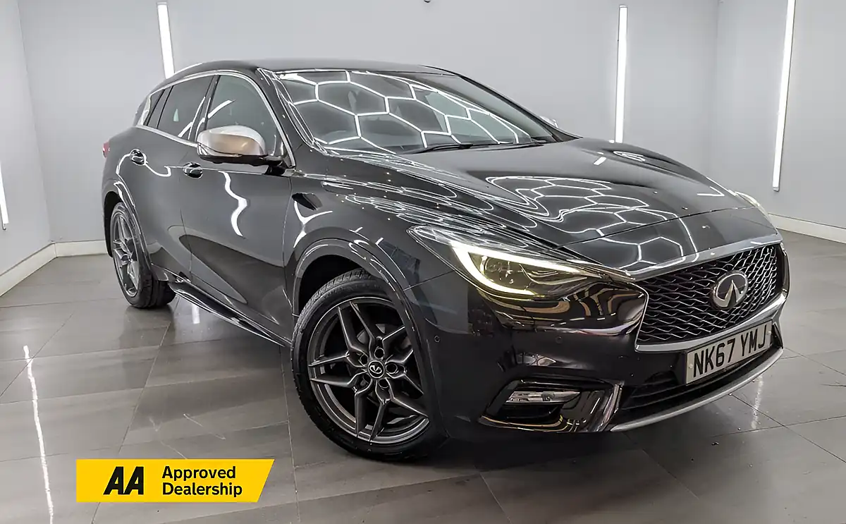 Used 2017 Infiniti Q30 Premium Intouch Obsidian Black - Front View
