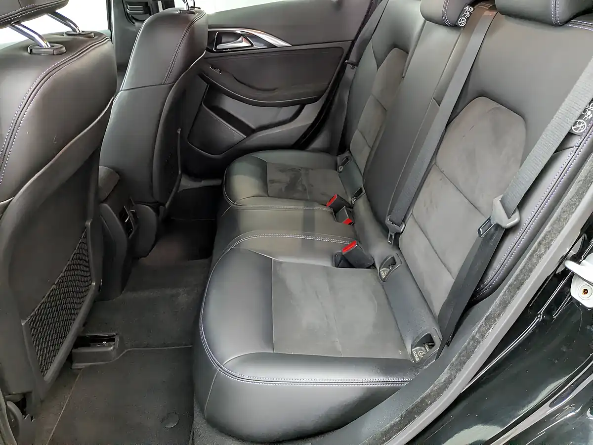 Used 2017 Infiniti Q30 Premium Intouch Obsidian Black - Interior and Exterior details 11