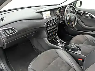 Used 2017 Infiniti Q30 Premium Intouch Obsidian Black - Interior and Exterior details 15