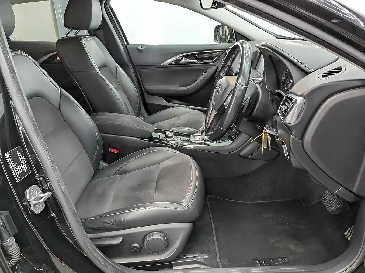 Used 2017 Infiniti Q30 Premium Intouch Obsidian Black - Interior and Exterior details 20