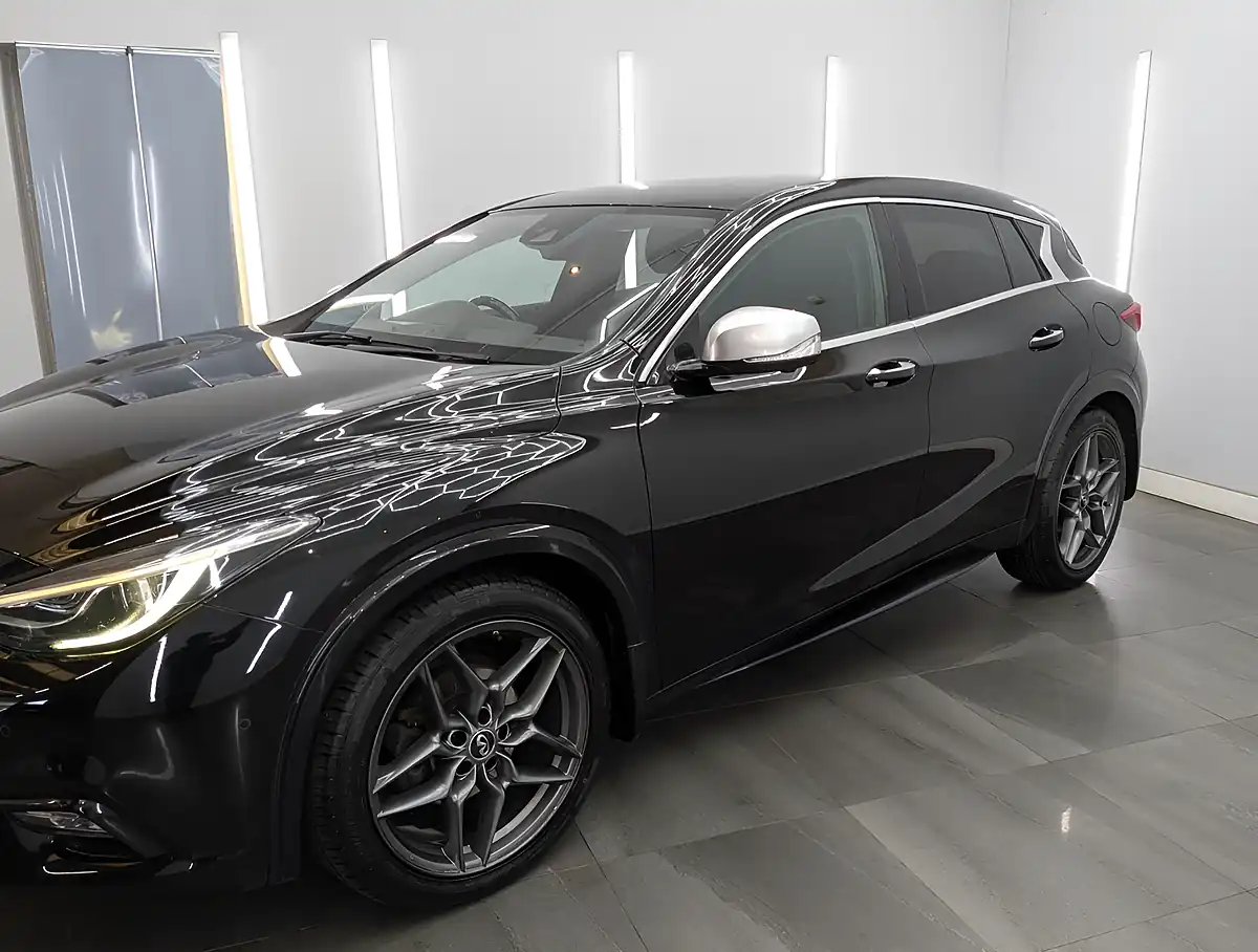 Used 2017 Infiniti Q30 Premium Intouch Obsidian Black - Interior and Exterior details 3
