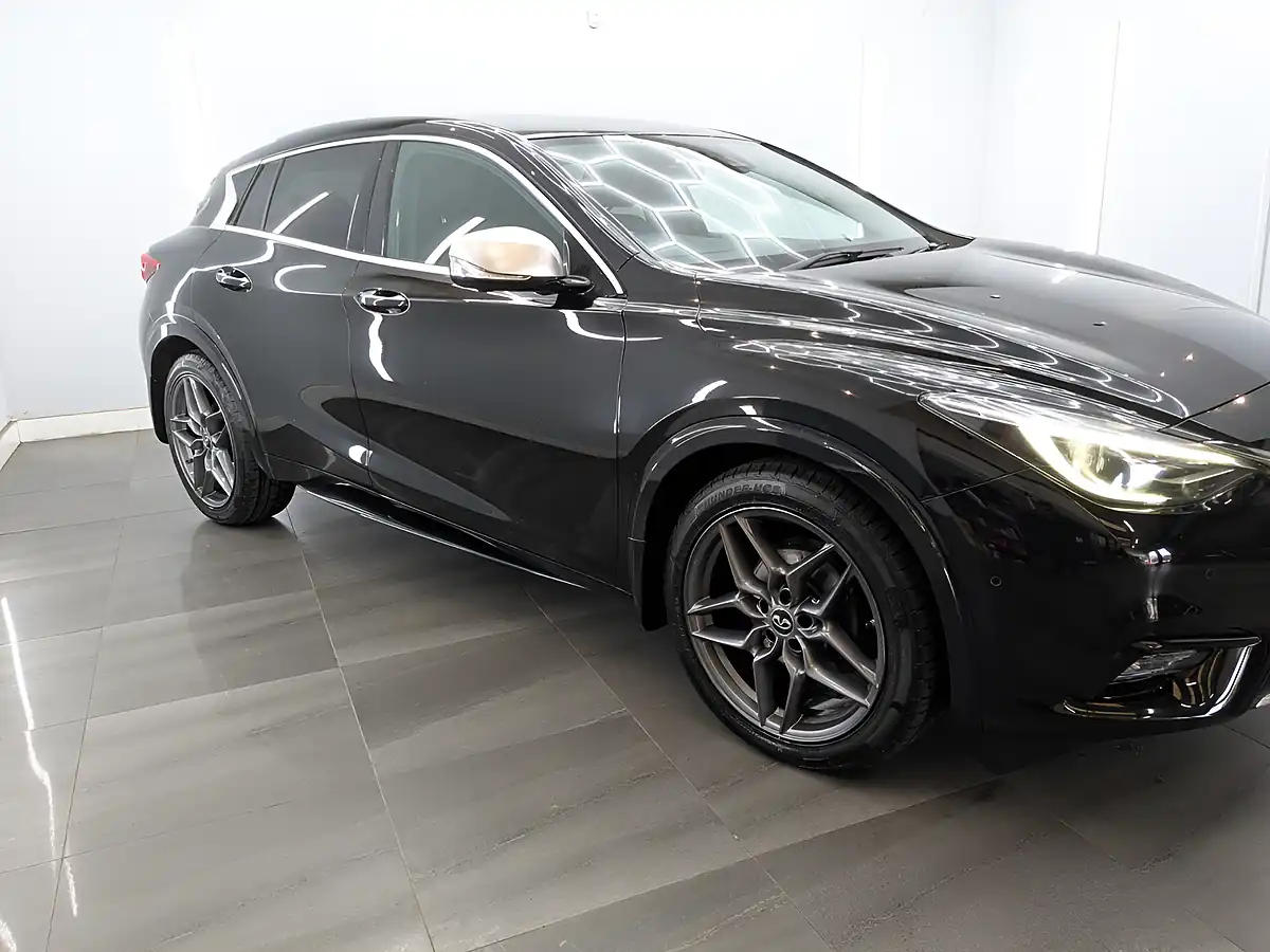 Used 2017 Infiniti Q30 Premium Intouch Obsidian Black - Interior and Exterior details 4