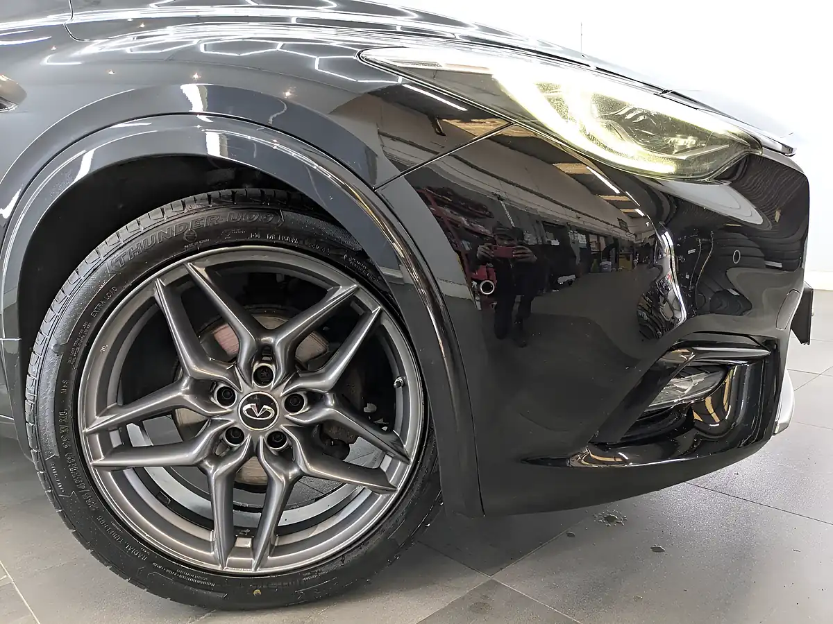 Used 2017 Infiniti Q30 Premium Intouch Obsidian Black - Interior and Exterior details 6