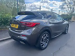 Used 2017 Infiniti Q30 Premium Tech Bronze - Interior and Exterior details 3