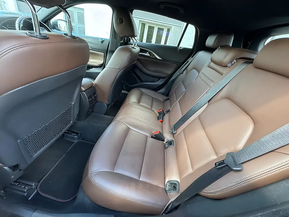 Used 2017 Infiniti Q30 Premium Tech Bronze - Interior and Exterior details 7