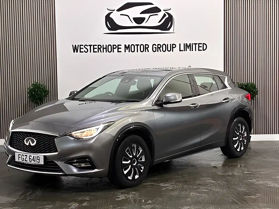 Used 2017 Infiniti Q30 Se Grey - Interior and Exterior details 10