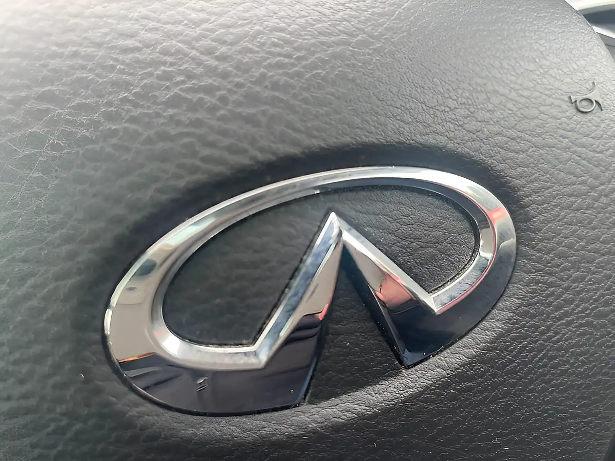 Used 2017 Infiniti Q30 Sport Grey - Interior and Exterior details 17