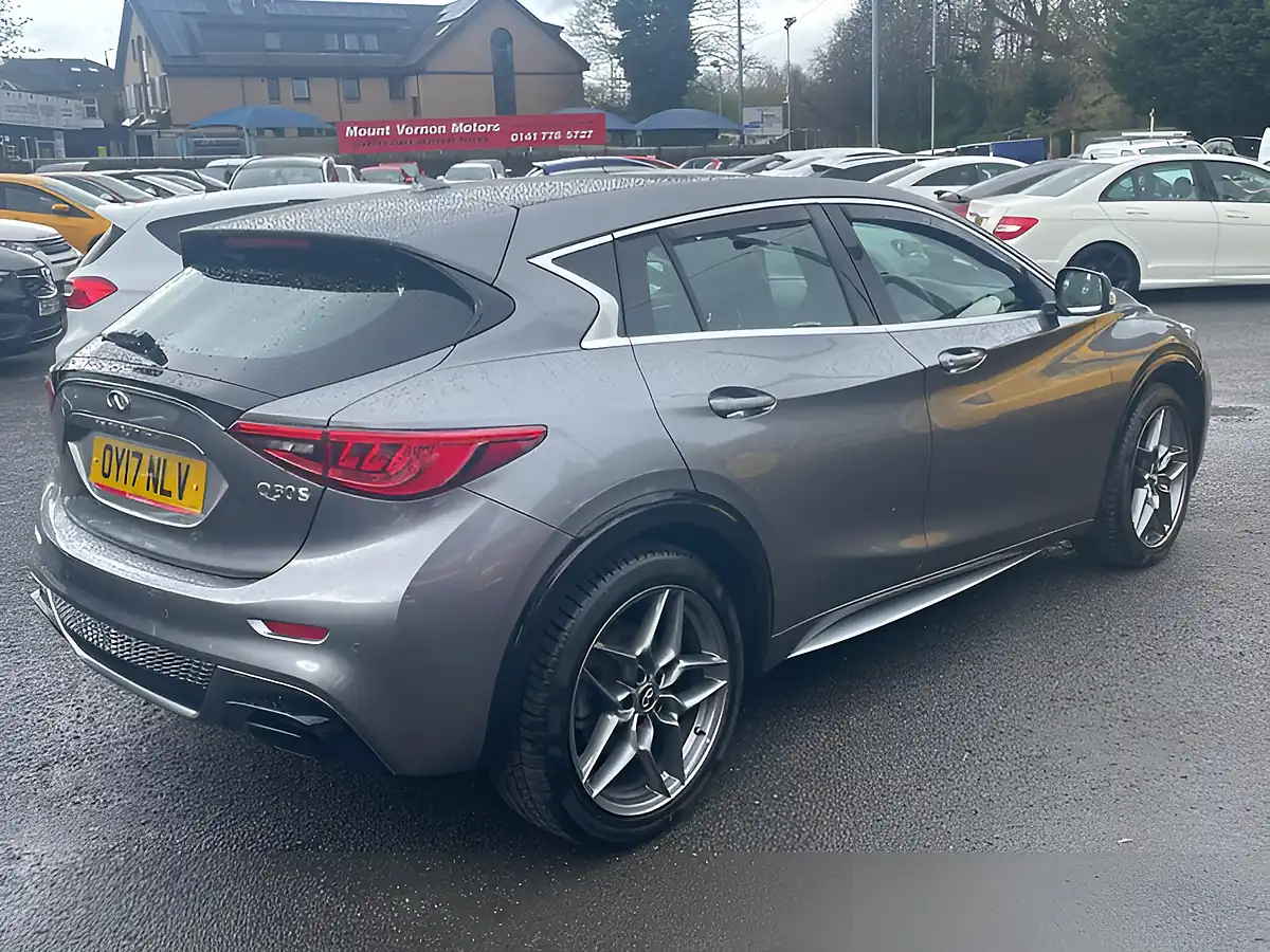 Used 2017 Infiniti Q30 Sport Grey - Interior and Exterior details 8