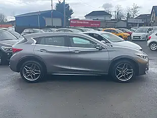 Used 2017 Infiniti Q30 Sport Grey - Interior and Exterior details 9