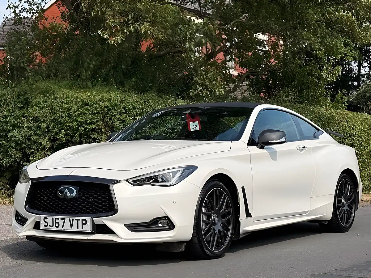 Used 2017 Infiniti Q60 S Sport White - Front View