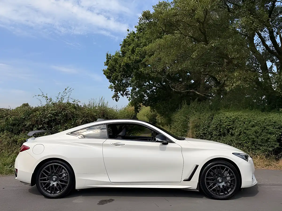 Used 2017 Infiniti Q60 S Sport White - Interior and Exterior details 5