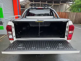 Used 2017 Isuzu D-Max Blade Dcb White - Interior and Exterior details 11