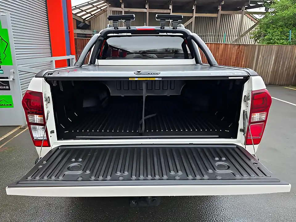 Used 2017 Isuzu D-Max Blade Dcb White - Interior and Exterior details 11