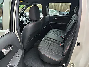 Used 2017 Isuzu D-Max Blade Dcb White - Interior and Exterior details 15