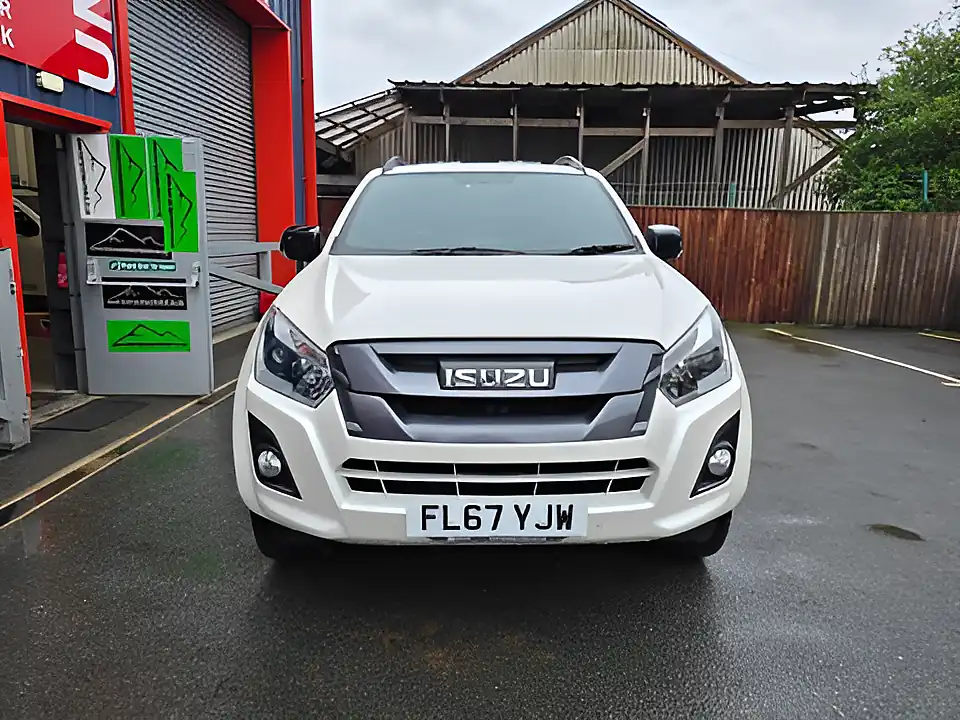 Used 2017 Isuzu D-Max Blade Dcb White - Interior and Exterior details 2