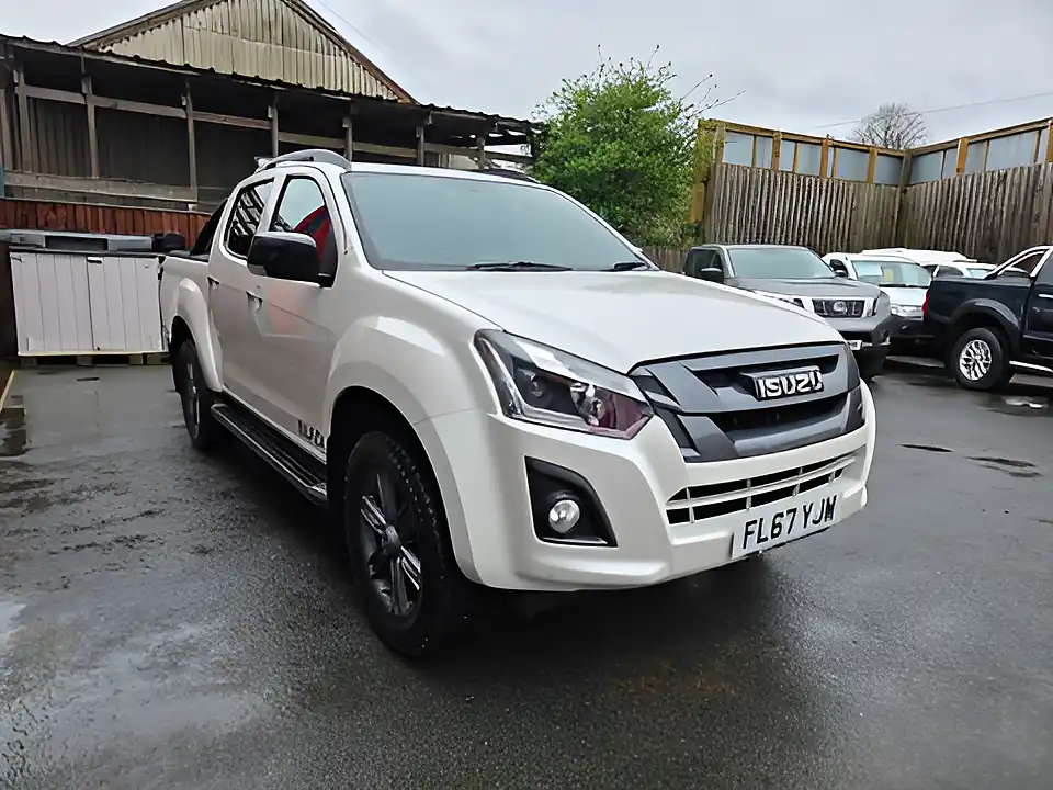 Used 2017 Isuzu D-Max Blade Dcb White - Interior and Exterior details 3