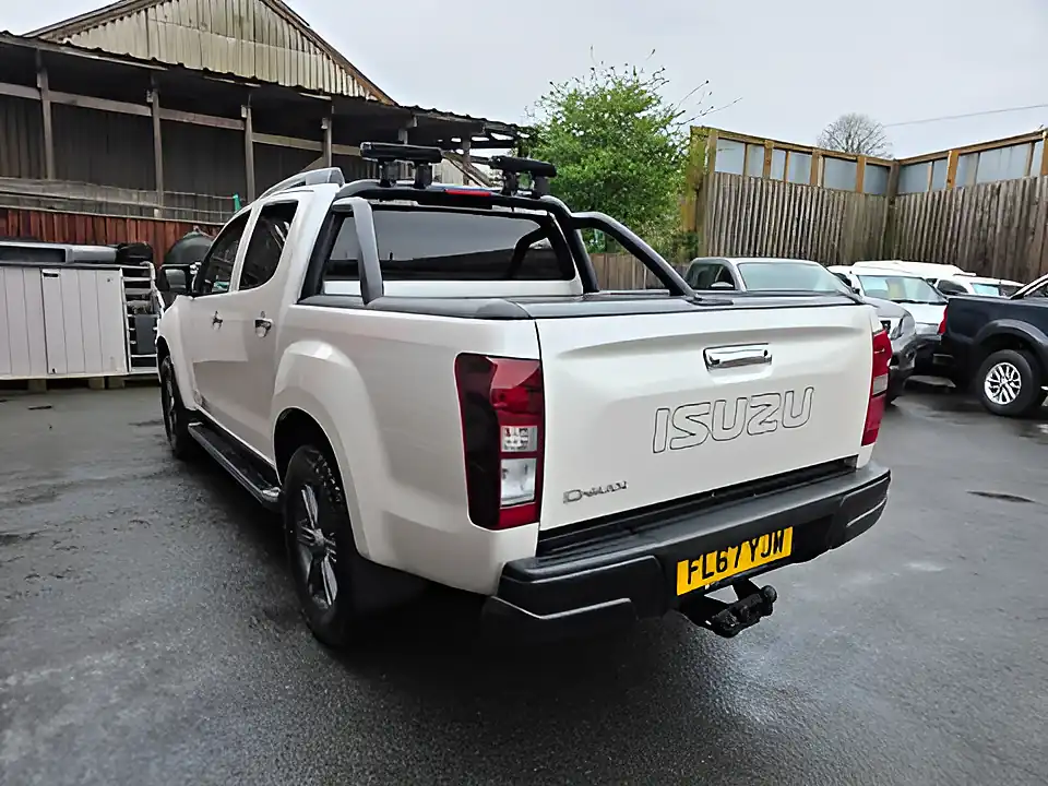 Used 2017 Isuzu D-Max Blade Dcb White - Interior and Exterior details 6