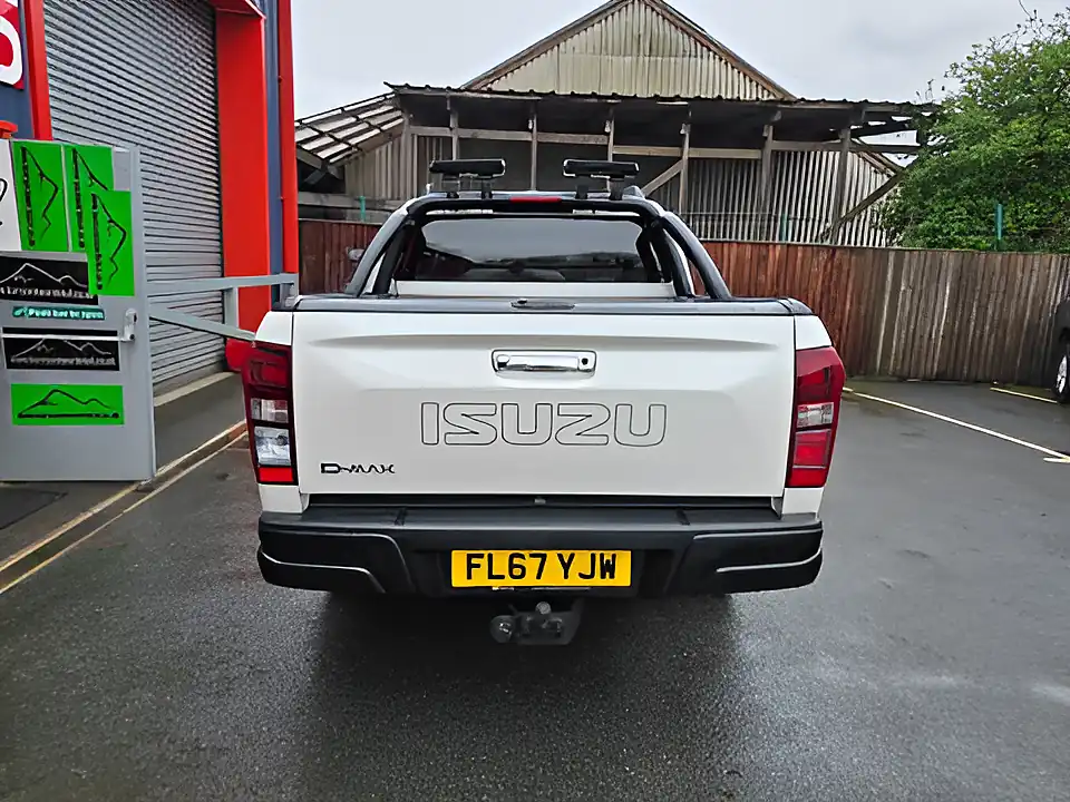 Used 2017 Isuzu D-Max Blade Dcb White - Interior and Exterior details 7