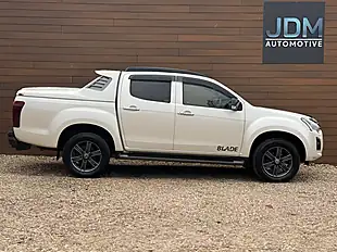 Used 2017 Isuzu D-Max Blade White - Interior and Exterior details 2