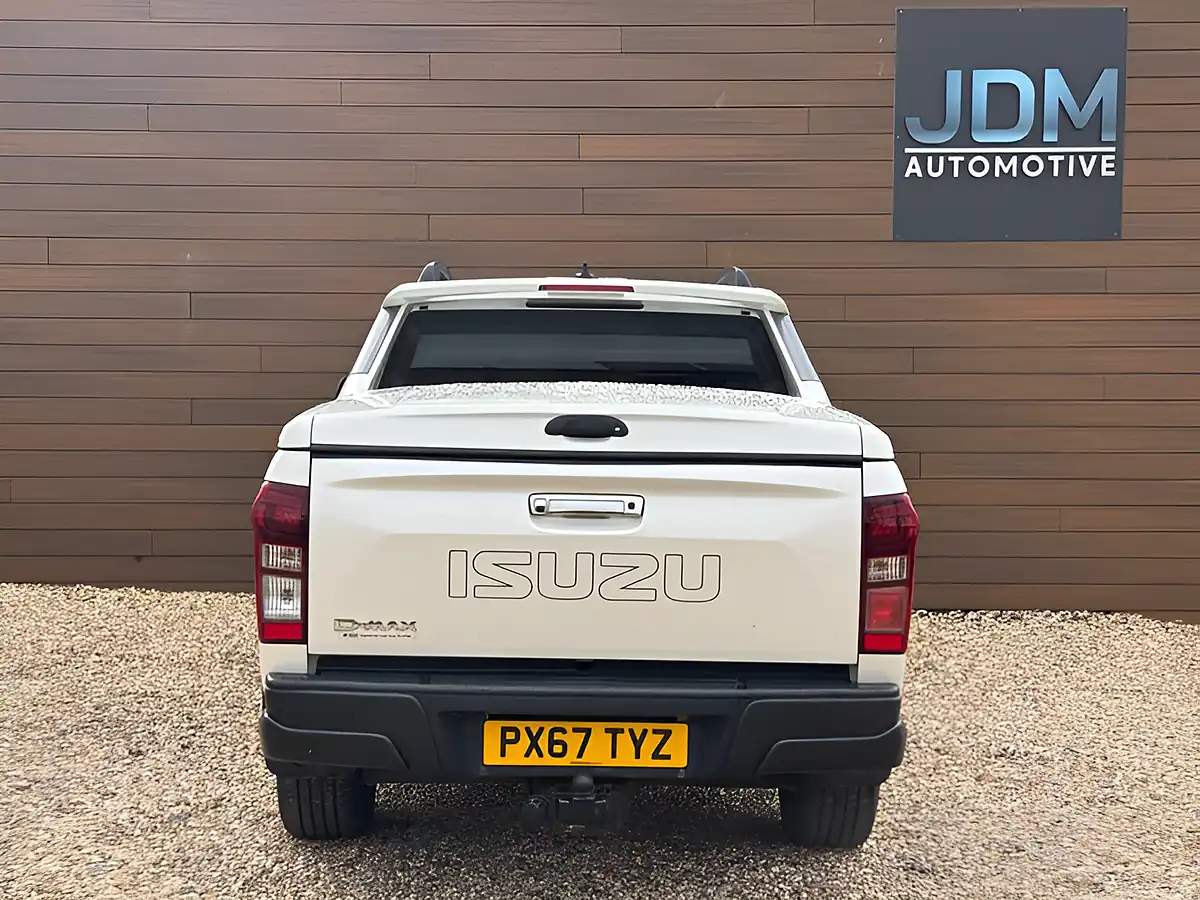 Used 2017 Isuzu D-Max Blade White - Interior and Exterior details 4