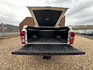 Used 2017 Isuzu D-Max Blade White - Interior and Exterior details 5