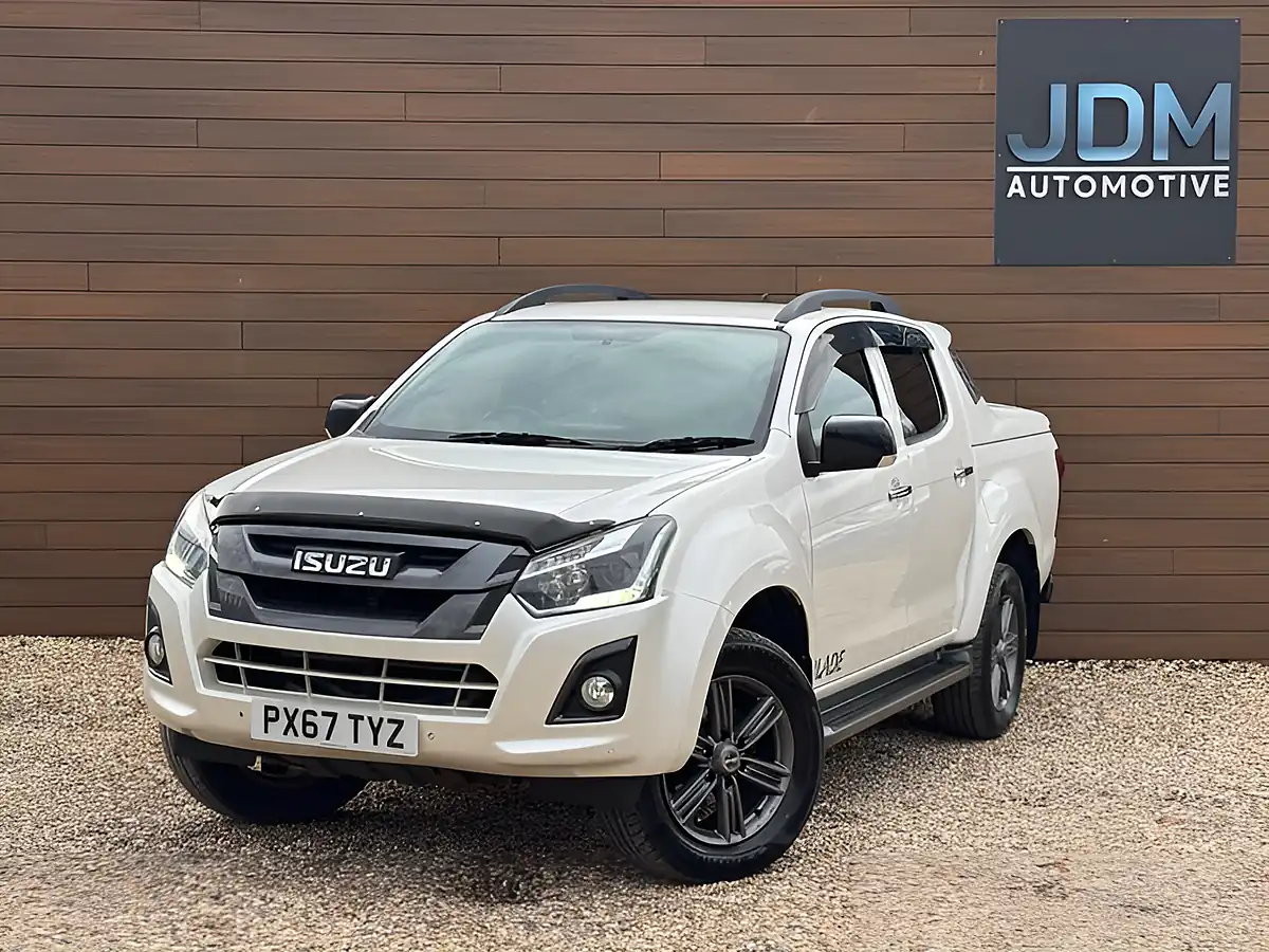 Used 2017 Isuzu D-Max Blade White - Interior and Exterior details 8