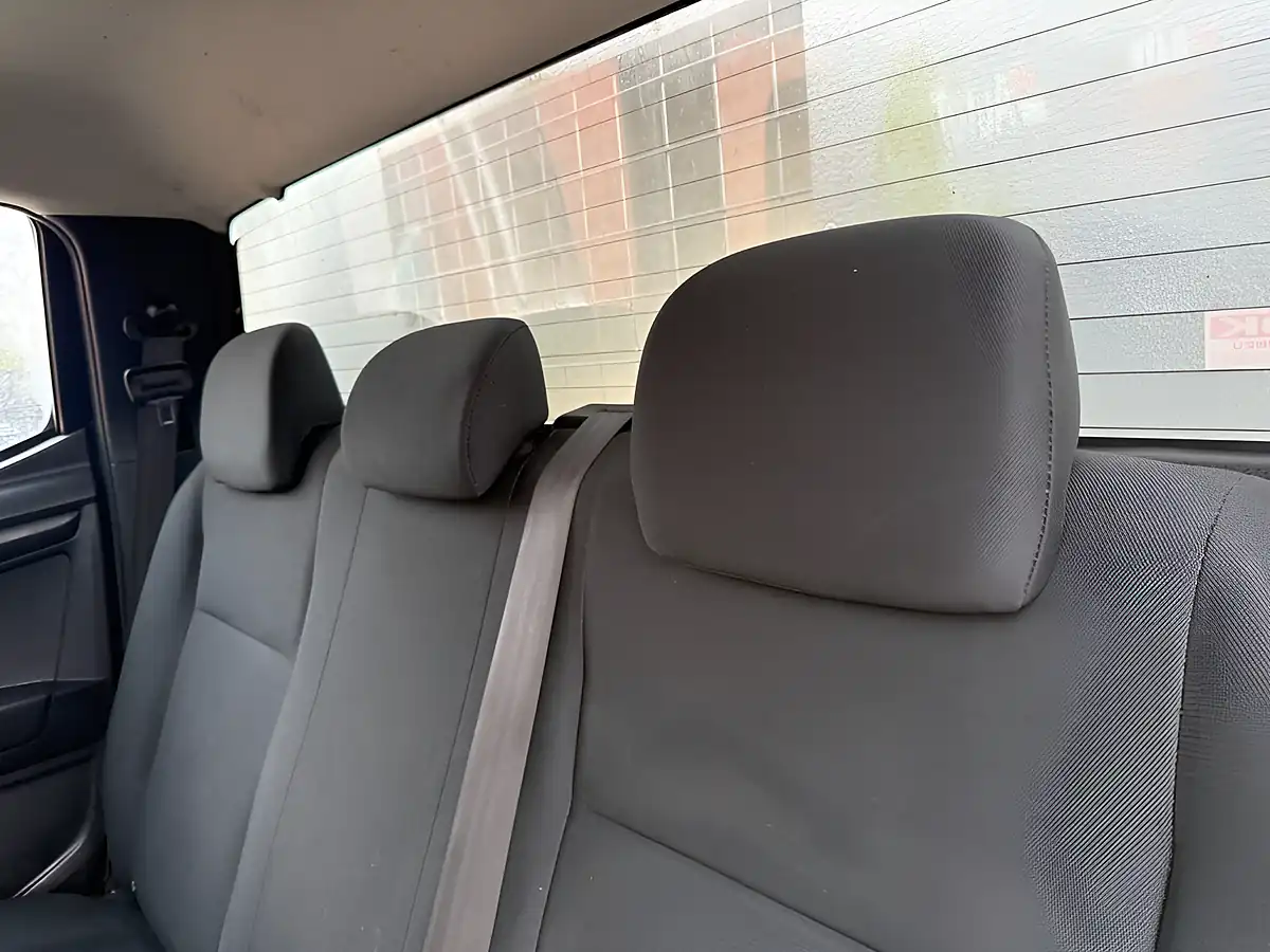 Used 2017 Isuzu D-Max Pickup White - Interior and Exterior details 12