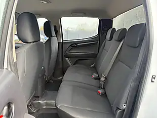 Used 2017 Isuzu D-Max Pickup White - Interior and Exterior details 14