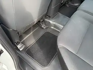 Used 2017 Isuzu D-Max Pickup White - Interior and Exterior details 16