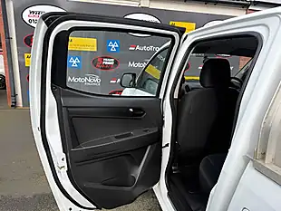 Used 2017 Isuzu D-Max Pickup White - Interior and Exterior details 17