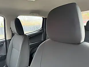 Used 2017 Isuzu D-Max Pickup White - Interior and Exterior details 18