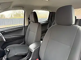 Used 2017 Isuzu D-Max Pickup White - Interior and Exterior details 19