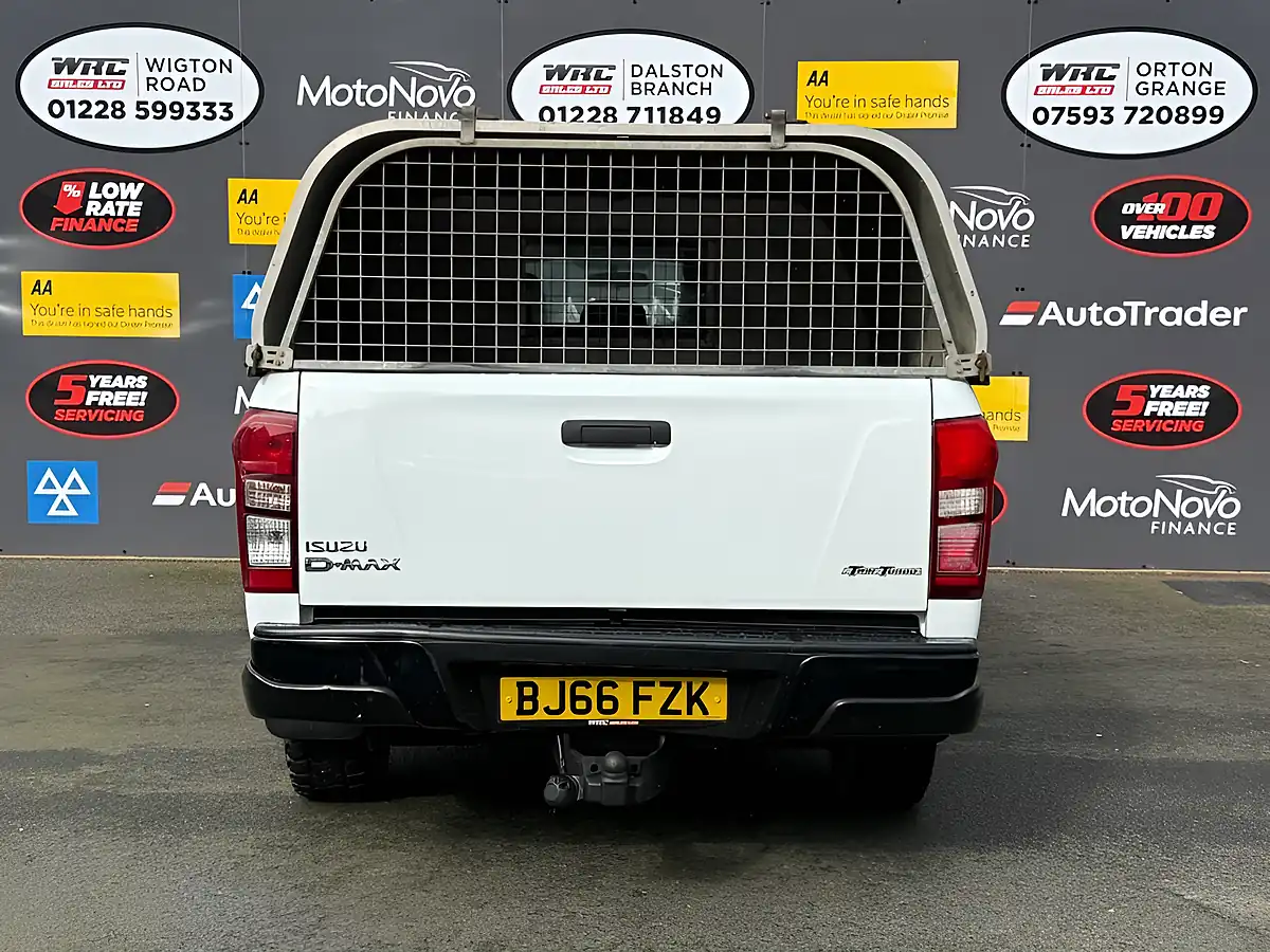 Used 2017 Isuzu D-Max Pickup White - Interior and Exterior details 7