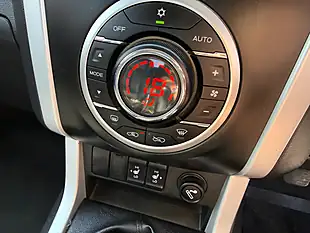 Used 2017 Isuzu D-Max Utah Green - Interior and Exterior details 13