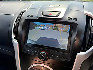 Used 2017 Isuzu D-Max Utah Green - Interior and Exterior details 14