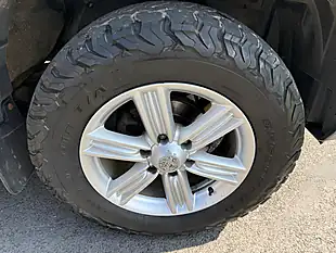 Used 2017 Isuzu D-Max Utah Green - Interior and Exterior details 18