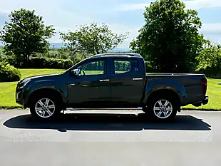 Used 2017 Isuzu D-Max Utah Green - Interior and Exterior details 4