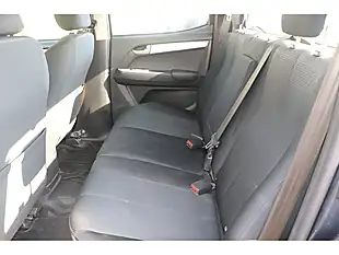 Used 2017 Isuzu D-Max Yukon Nautilus Blue - Interior and Exterior details 17