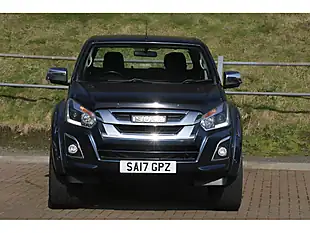 Used 2017 Isuzu D-Max Yukon Nautilus Blue - Interior and Exterior details 3