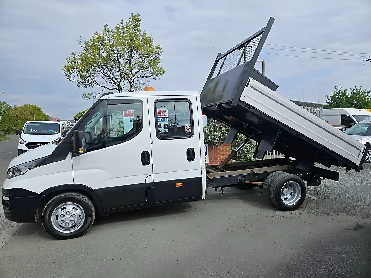 Used 2017 Iveco Daily 35C 12D Crew Cab Tipper White - Interior and Exterior details 5