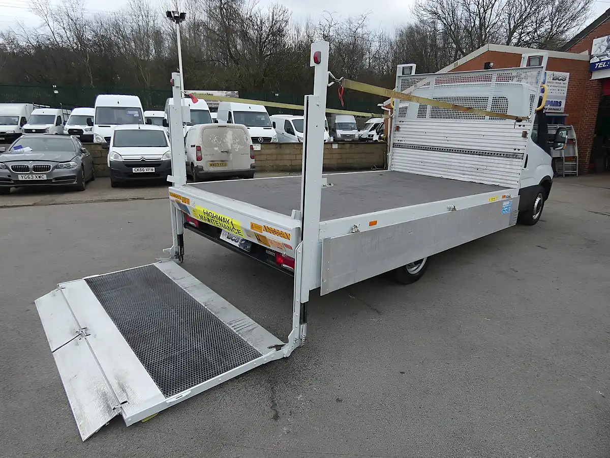 Used 2017 Iveco Daily 35S 3750 Lwb Dropside White - Interior and Exterior details 20