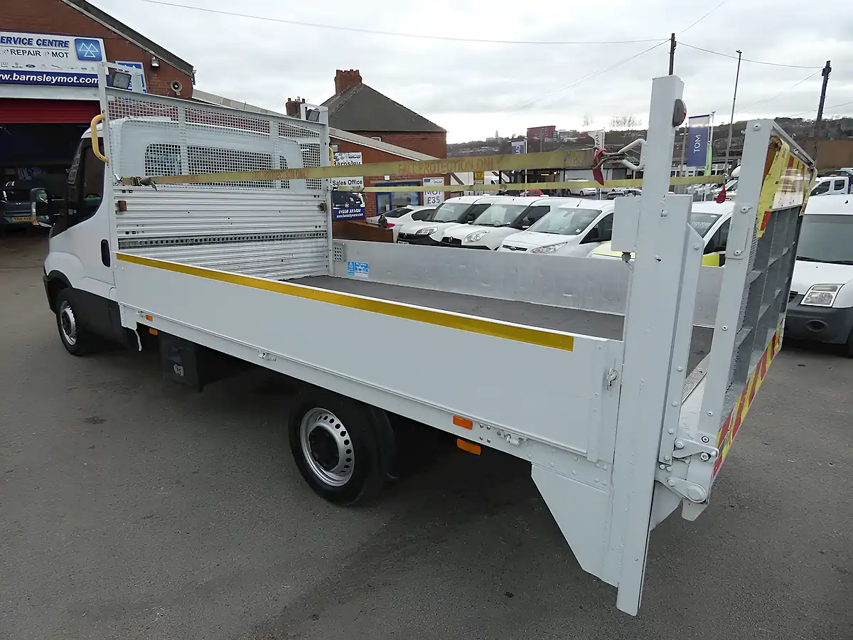 Used 2017 Iveco Daily 35S 3750 Lwb Dropside White - Interior and Exterior details 5