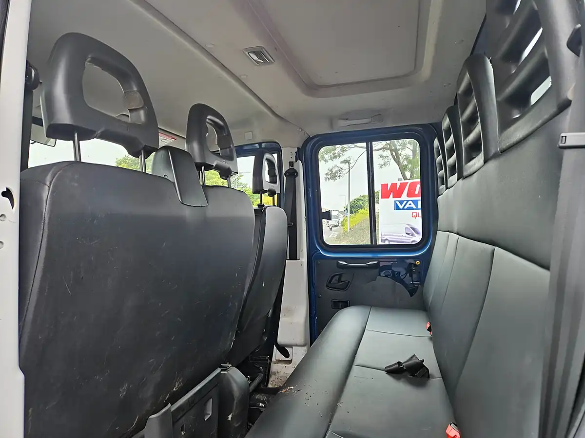 Used 2017 Iveco Daily Crew Cab Tipper Blue - Interior and Exterior details 10
