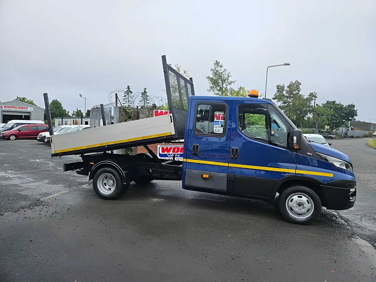 Used 2017 Iveco Daily Crew Cab Tipper Blue - Interior and Exterior details 2