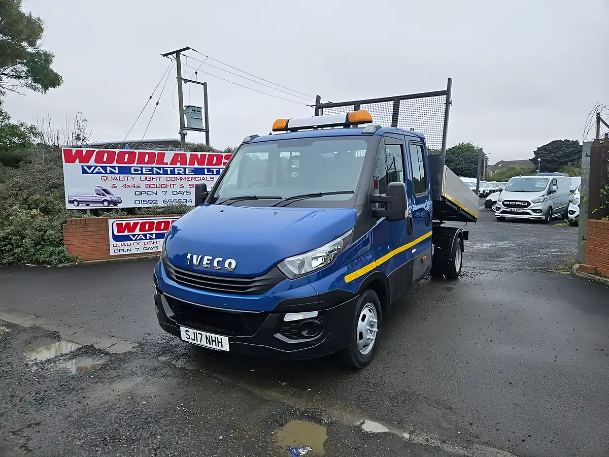 Used 2017 Iveco Daily Crew Cab Tipper Blue - Interior and Exterior details 4
