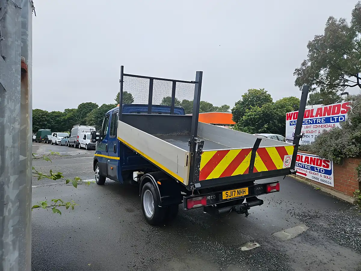 Used 2017 Iveco Daily Crew Cab Tipper Blue - Interior and Exterior details 6